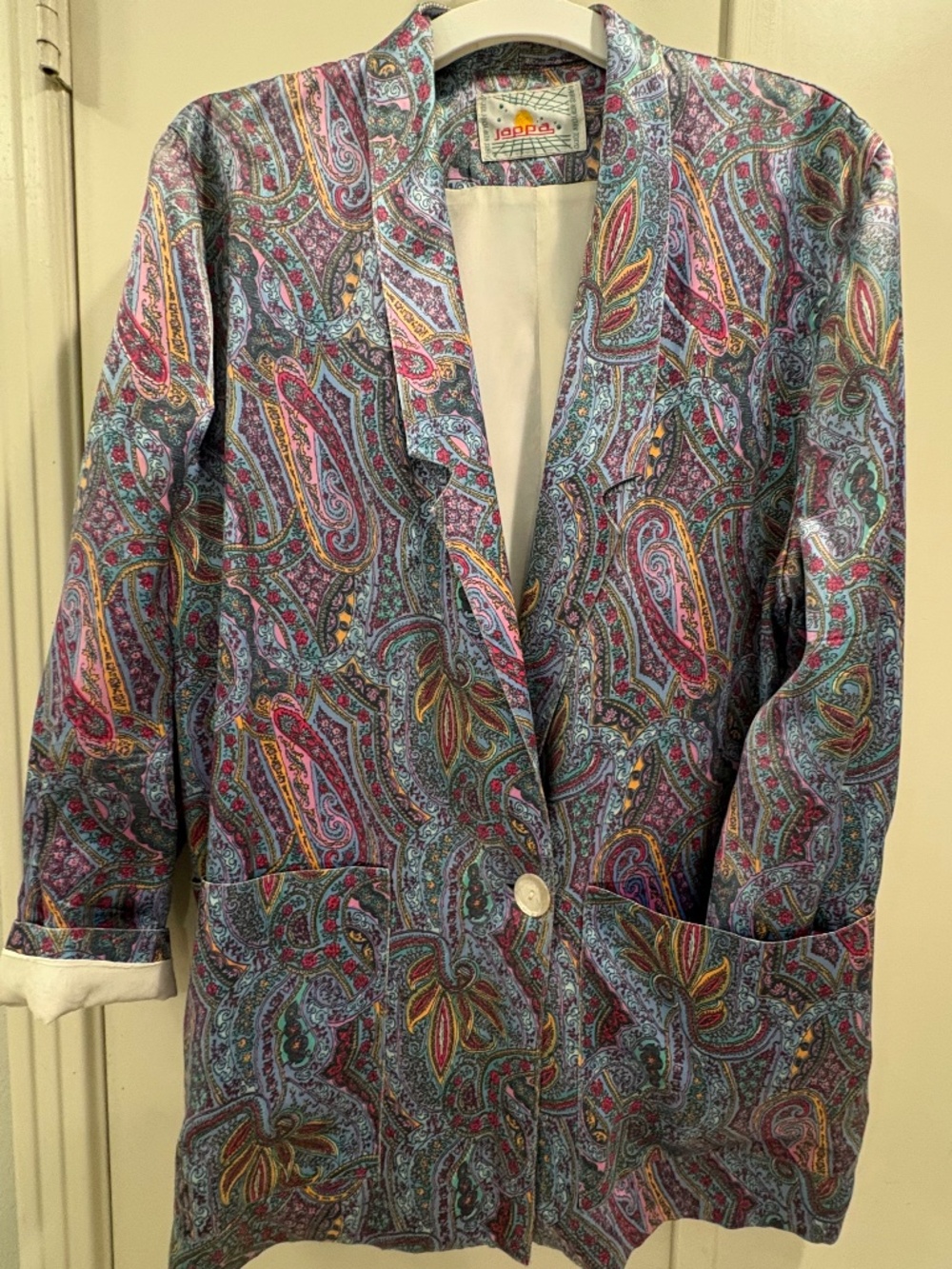 vintage  70's Beautiful Paisley Jacket. One size.. no noticeable wear